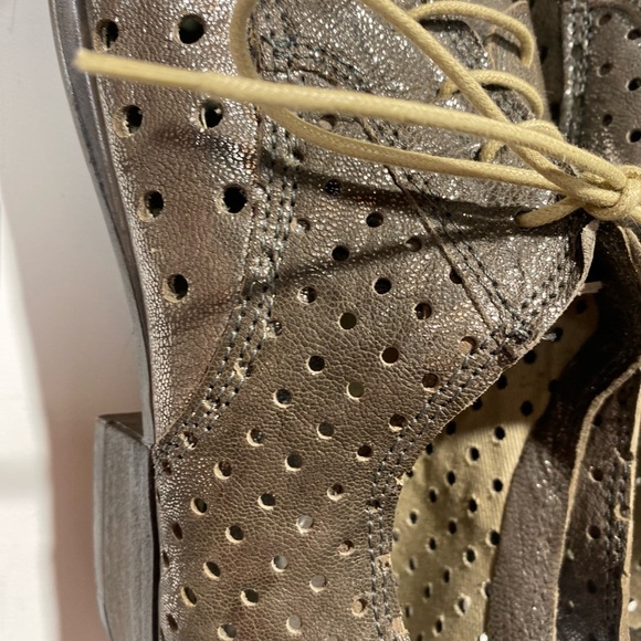 Fabbrica Dei Colli Stringate Donna Perforated Metallic Taupe Shimmery Oxfords 11 - Picture 9 of 16